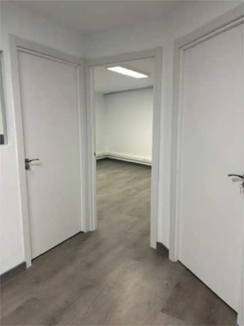 Oficina de alquiler en El Turó de la Peira Oficina de alquiler en Barcelona con Aire acondicionado