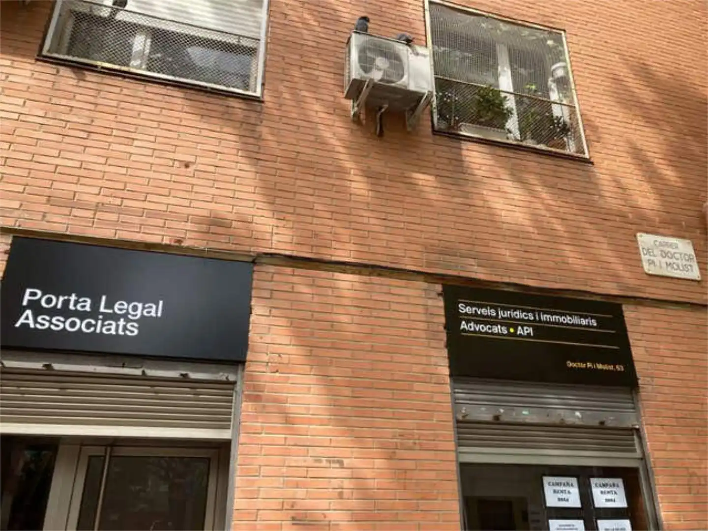 Oficina de alquiler en El Turó de la Peira Vista exterior de Oficina de alquiler en Barcelona con Aire acondicionado