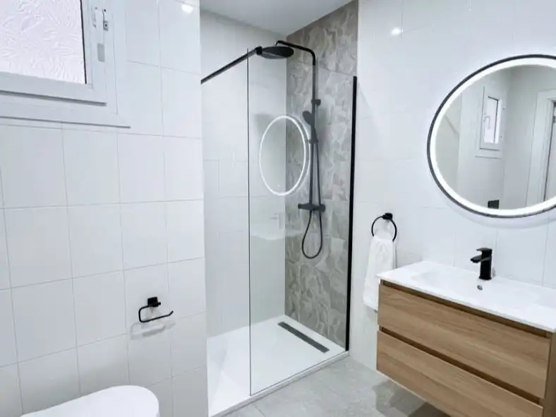Piso en venta en Calle Europa, 2, Manantiales - Estación de Autobuses Baño de Piso en venta en Torremolinos con Aire acondicionado y Terraza