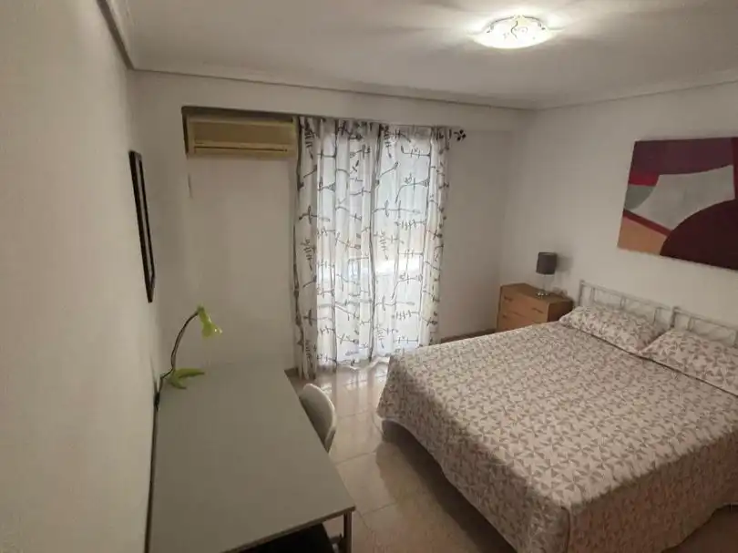 Piso de alquiler en Carrer del Mestre Giner, 10, El Castell Habitación de Piso de alquiler en Burjassot con Aire acondicionado, Calefacción y Amueblado