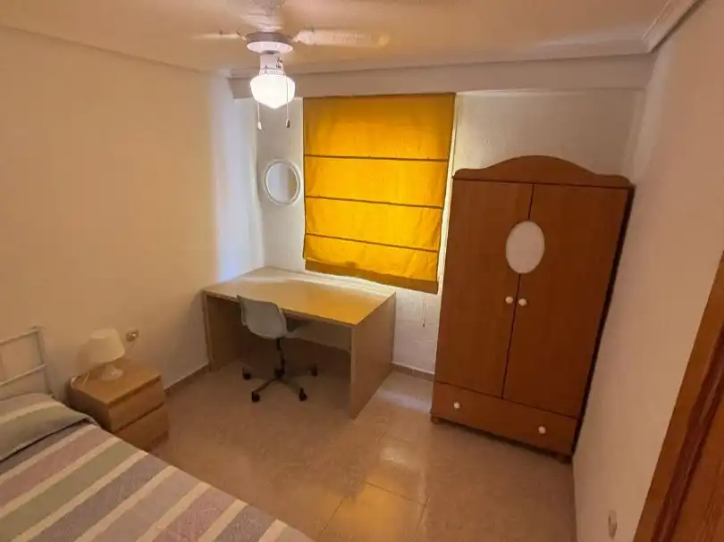 Piso de alquiler en Carrer del Mestre Giner, 10, El Castell Habitación de Piso de alquiler en Burjassot con Aire acondicionado, Calefacción y Amueblado