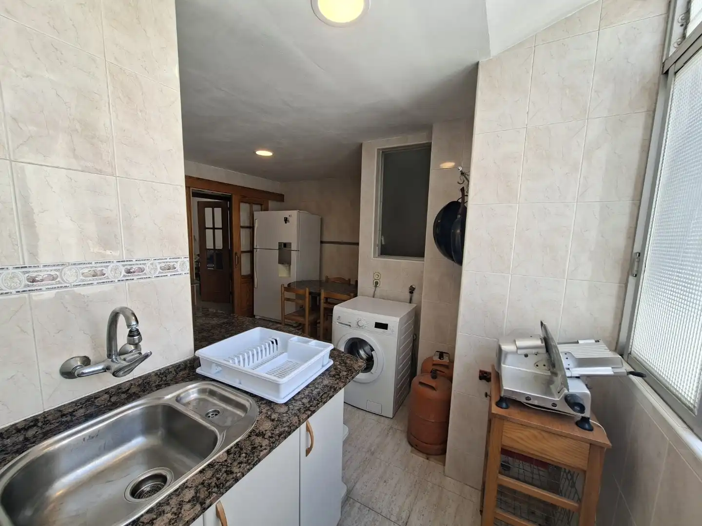 Wohnung zum Verkauf in Calle Cuenca, 1b, Barrio de San Blas Küche von Wohnung zum Verkauf in Alicante / Alacant mit Klimaanlage und Balkon