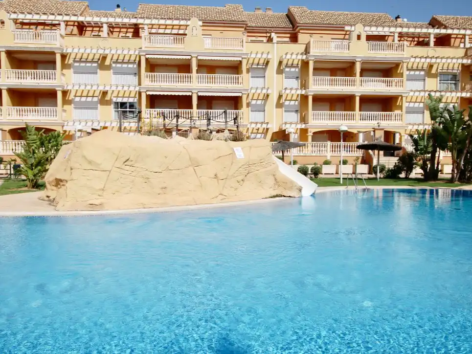 Wohnung zur Miete in Carretera de les Marines a Dénia, El Palmar - Los Molinos Schwimmbecken von Wohnung zur Miete in Dénia mit Klimaanlage, Heizung und Privatgarten