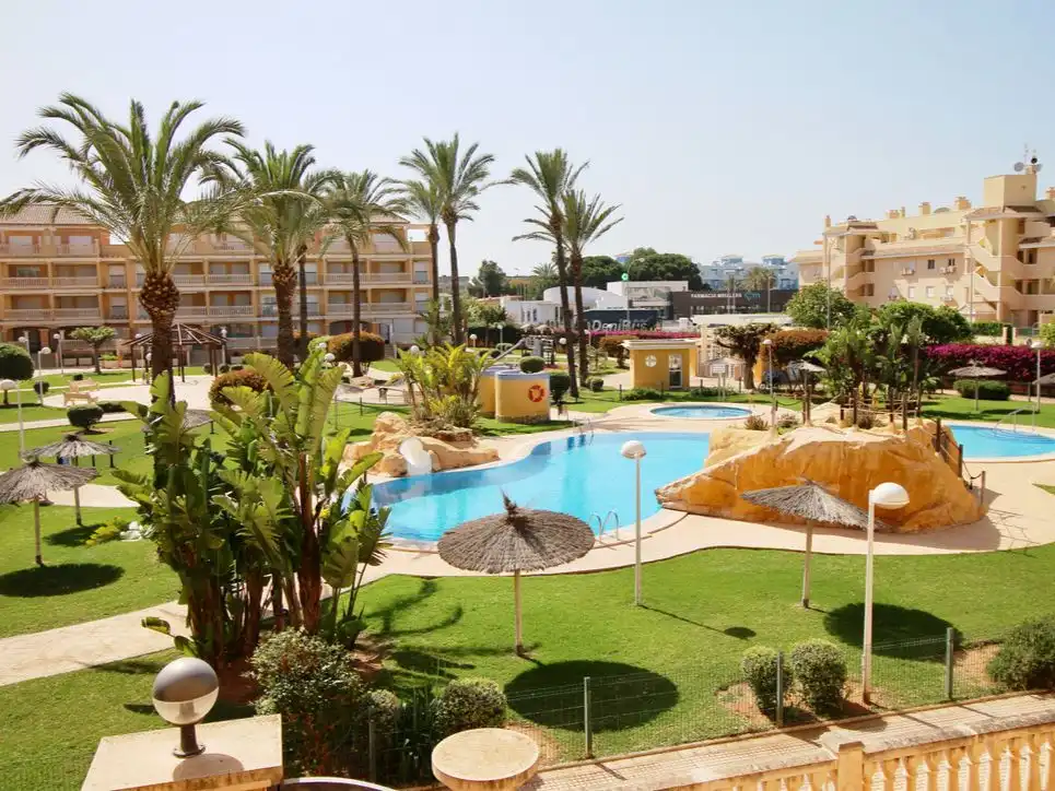 Wohnung zur Miete in Carretera de les Marines a Dénia, El Palmar - Los Molinos Schwimmbecken von Wohnung zur Miete in Dénia mit Klimaanlage, Heizung und Privatgarten