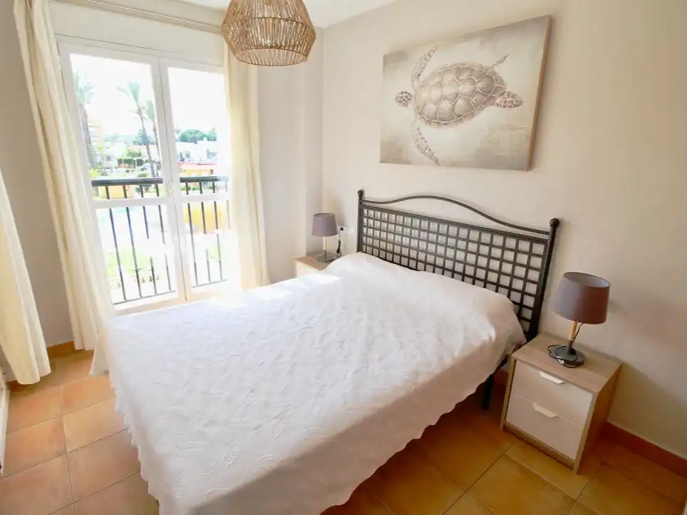 Wohnung zur Miete in Carretera de les Marines a Dénia, El Palmar - Los Molinos Schlafzimmer von Wohnung zur Miete in Dénia mit Klimaanlage, Heizung und Privatgarten