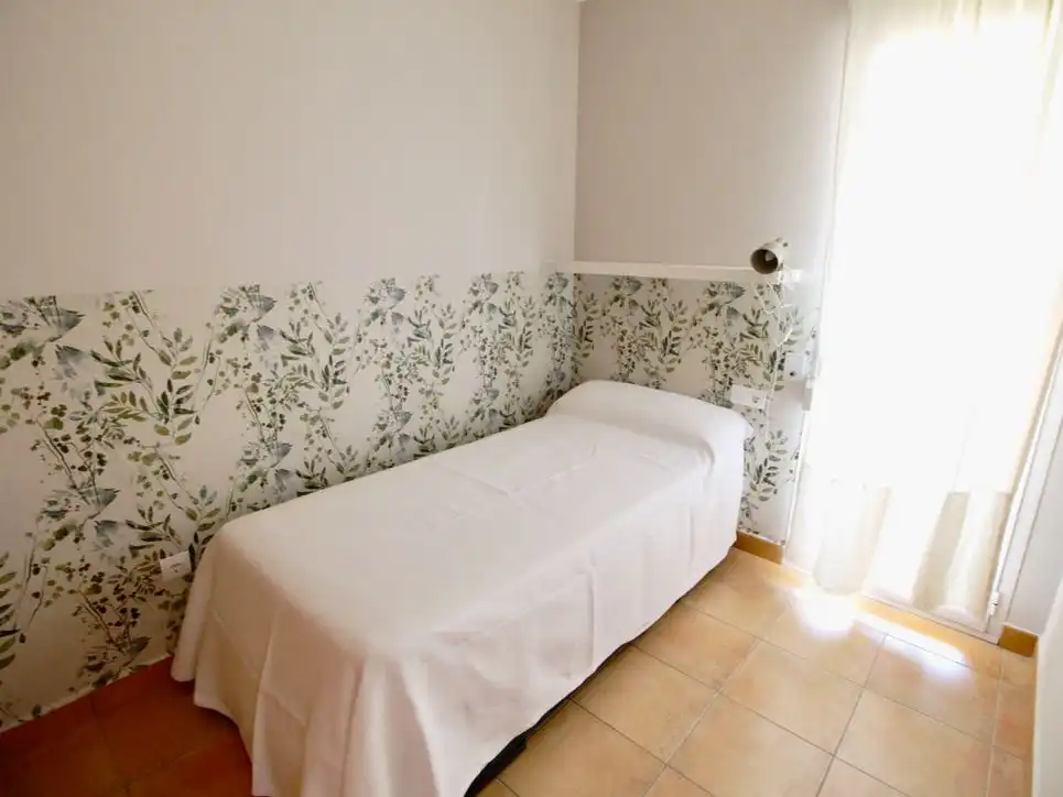 Wohnung zur Miete in Carretera de les Marines a Dénia, El Palmar - Los Molinos Schlafzimmer von Wohnung zur Miete in Dénia mit Klimaanlage, Heizung und Privatgarten