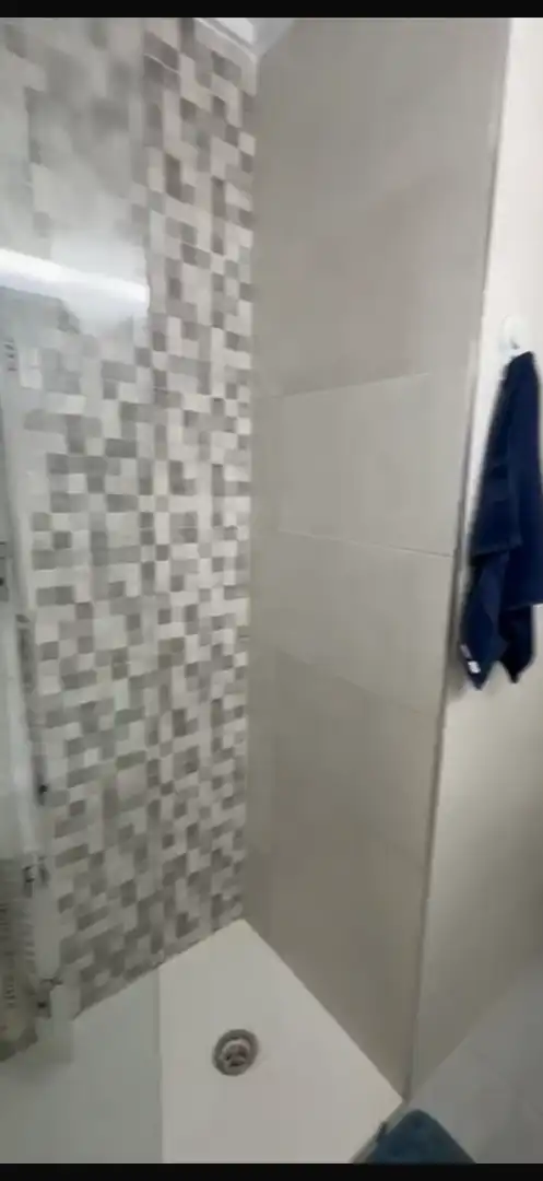 Baño de Piso de alquiler en  Valencia Capital con Terraza y Balcón