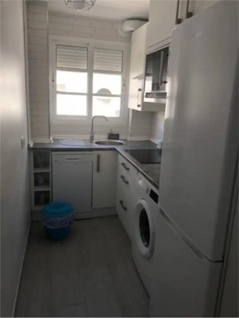 Apartament de lloguer a Barbate ciudad Cuina de Apartament de lloguer en Barbate amb Calefacció, Jardí privat i Terrassa