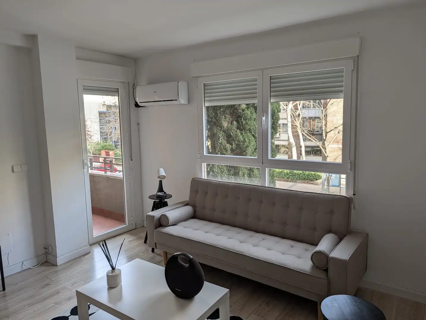 Piso en venta en Paseo de la Ermita del Santo, 9, Puerta del Ángel Sala de estar de Piso en venta en Madrid con Aire acondicionado, Calefacción y Jardín privado