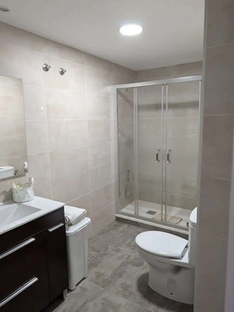 Piso en venta en Paseo de la Ermita del Santo, 9, Puerta del Ángel Baño de Piso en venta en Madrid con Aire acondicionado, Calefacción y Jardín privado