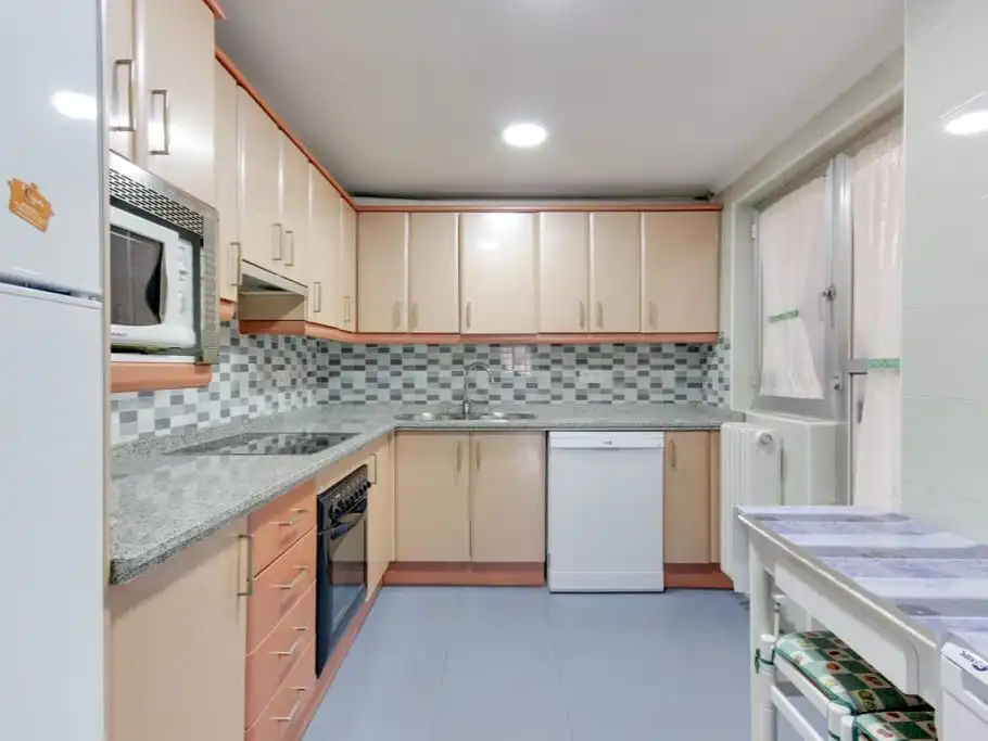 Room in Calle Alfareros, 4, Barrio Blanco Room in Calle Alfareros, 4, Barrio Blanco