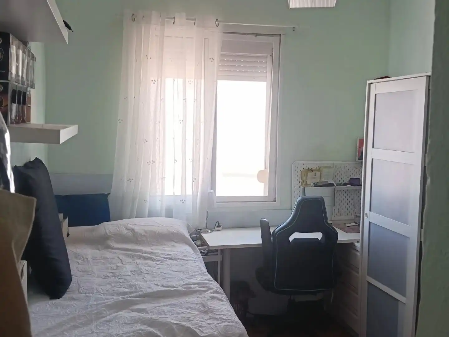 Pis de lloguer a Calle Manuel Ramón Alarcón, 43, San Pablo Dormitori de Pis de lloguer en Sevilla amb Aire condicionat, Terrassa i Balcó