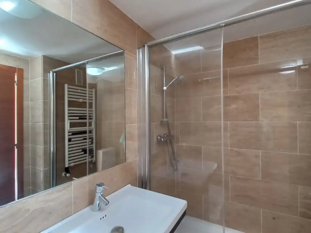 Flat for sale in Avinguda de la Condomina, 70, Cabo de las Huertas Bathroom of Flat for sale in Alicante / Alacant with Air Conditioner, Heating and Terrace