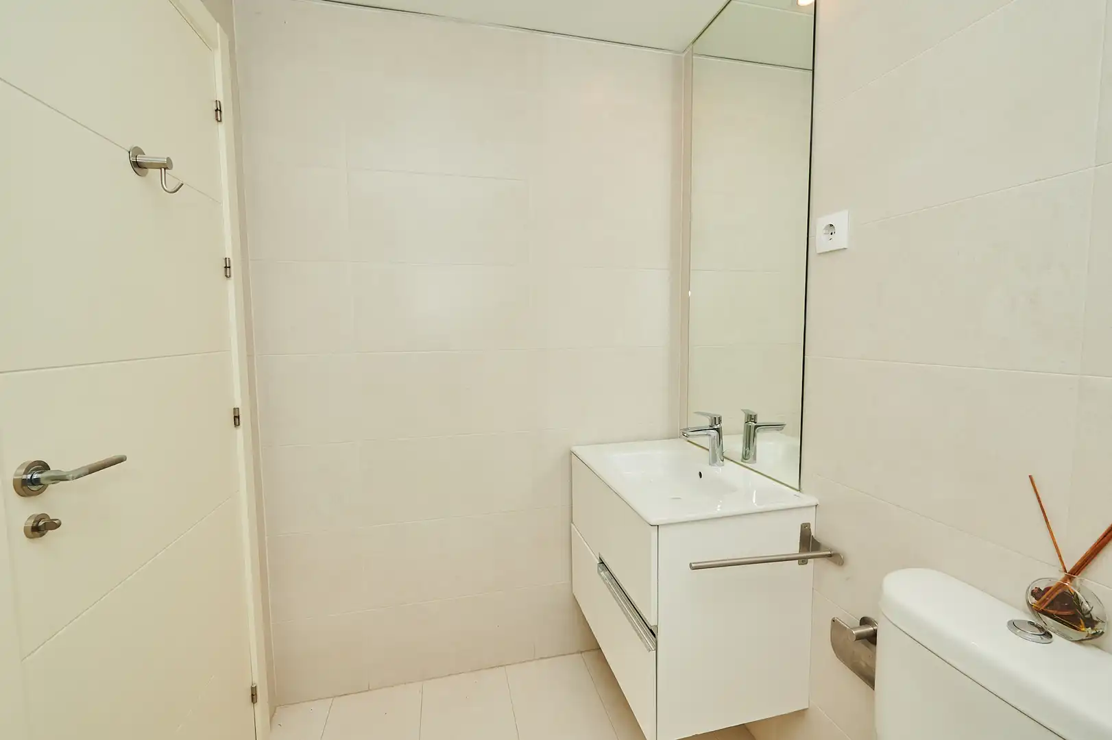 Piso en venta en Calle de Luis Martinez Feduchi, 40h, Encinar de los Reyes Baño de Piso en venta en La Moraleja con Aire acondicionado, Terraza y Piscina