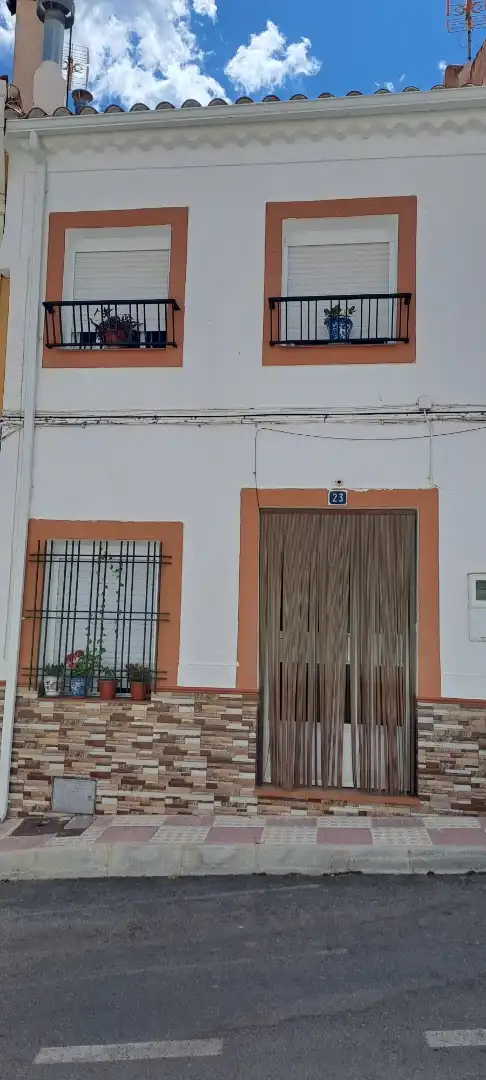 Casa adosada en venta en Calle Fuente, 24, Puebla de Don Fadrique Vista exterior de Casa adosada en venta en Puebla de Don Fadrique con Amueblado, Horno y Lavadora