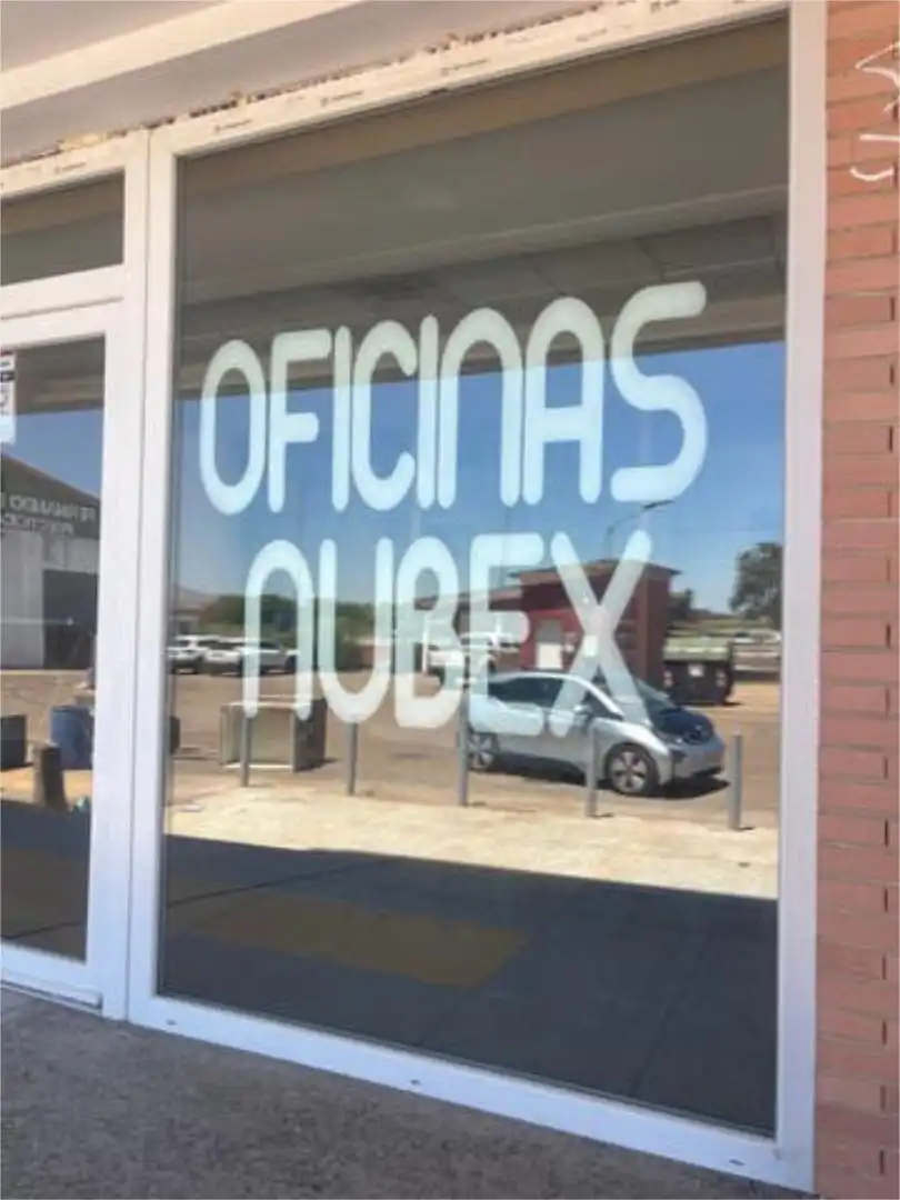 Oficina de alquiler en Carretera de Sevilla - Los Montitos Vista exterior de Oficina de alquiler en Badajoz con Aire acondicionado