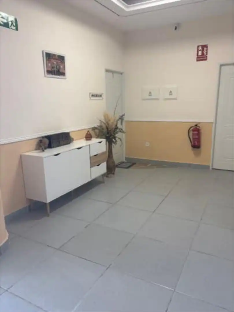 Oficina de alquiler en Carretera de Sevilla - Los Montitos Oficina de alquiler en Badajoz con Aire acondicionado
