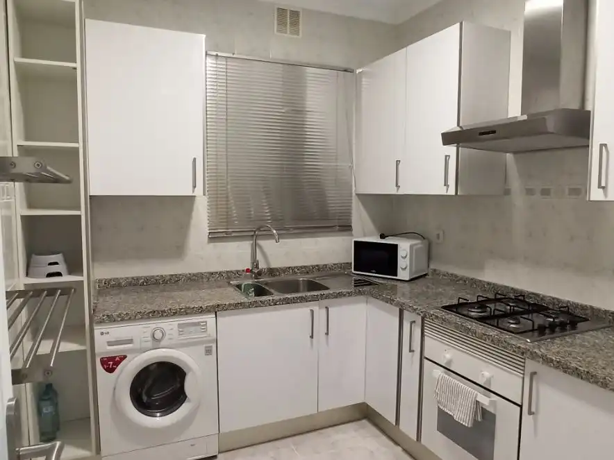 Flat for rent in Carrer d' Alexandre VI, 1, Russafa Kitchen of Flat for rent in Valencia with Air Conditioner, Heating and Terrace