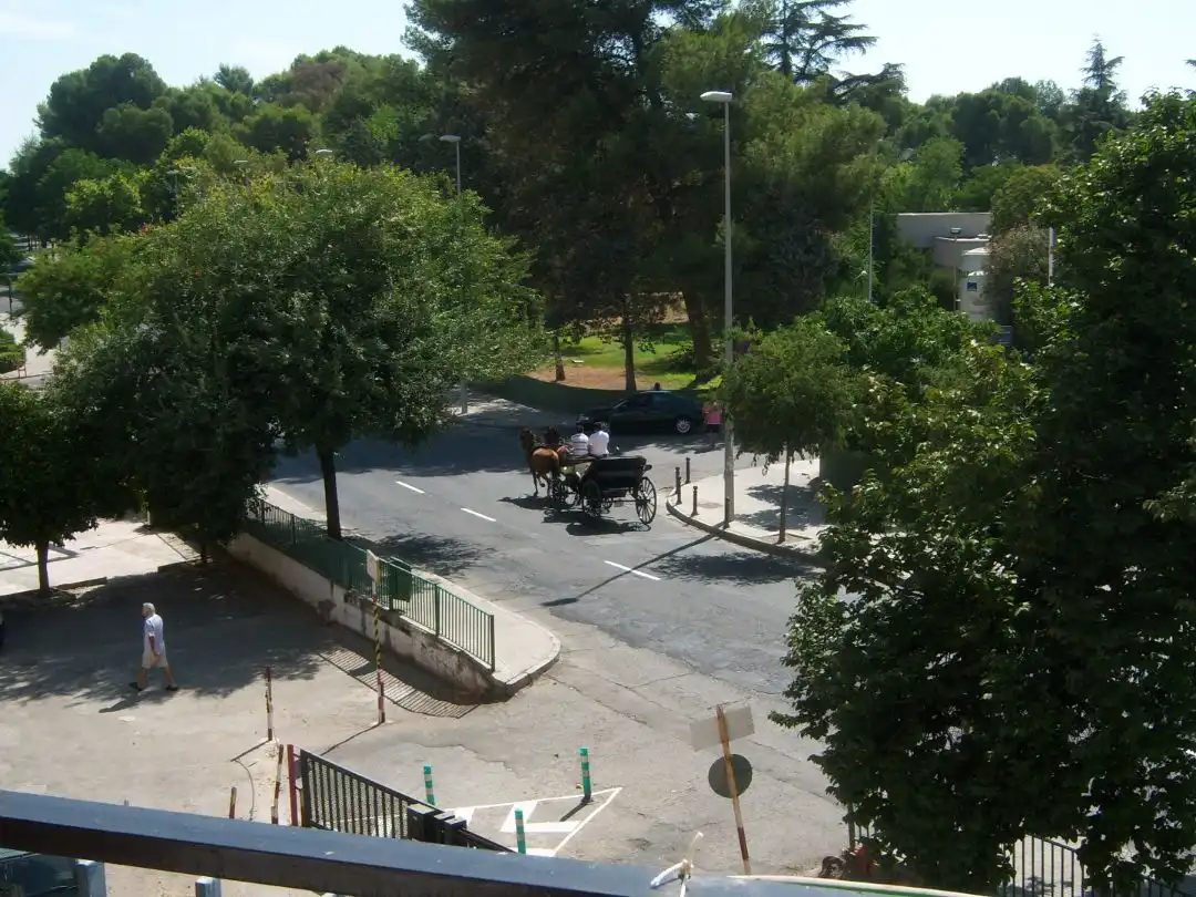Piso de alquiler en Avenida Menéndez Pidal, 3, Vista Alegre - Parque Cruz Conde Vista exterior de Piso de alquiler en Córdoba con Terraza, Amueblado y Parking comunitario