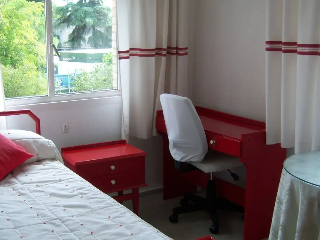 Piso de alquiler en Avenida Menéndez Pidal, 3, Vista Alegre - Parque Cruz Conde Habitación de Piso de alquiler en Córdoba con Terraza, Amueblado y Parking comunitario