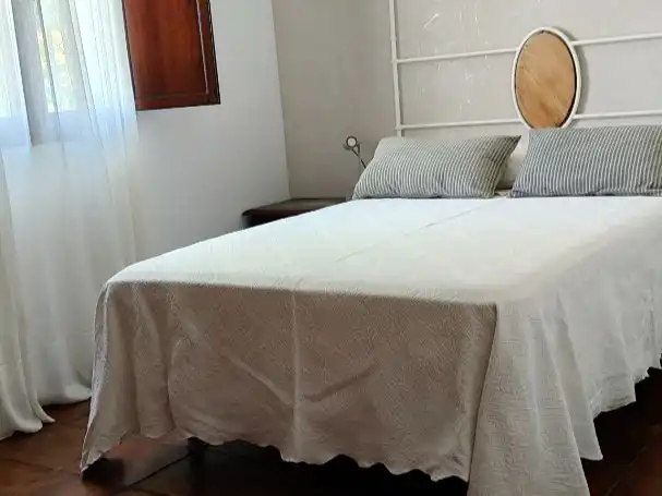 Schlafzimmer von Wohnungen zum Verkauf in Bormujos mit Klimaanlage, Heizung und Privatgarten