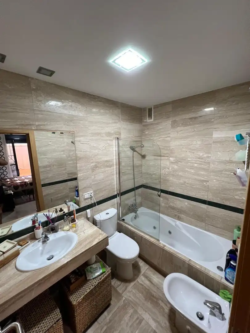 Flat for rent in Calle Sillares, 8, Almayate Bathroom of Flat for rent in Vélez-Málaga with Air Conditioner, Heating and Private garden