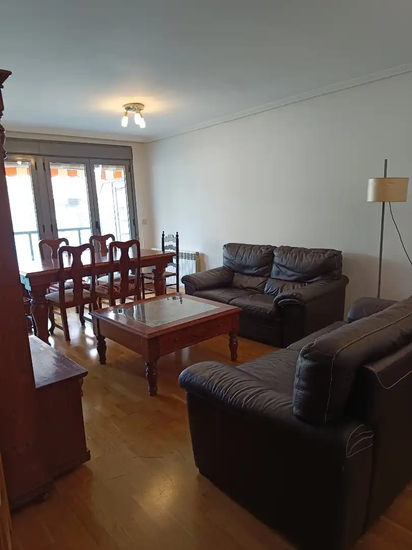 Wohnzimmer von Wohnung zum Verkauf in  Huesca Capital mit Klimaanlage, Terrasse und Schwimmbad