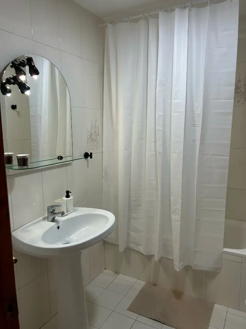 Bathroom of Flat for share in Coín  with Terrace, Oven and Washing machine