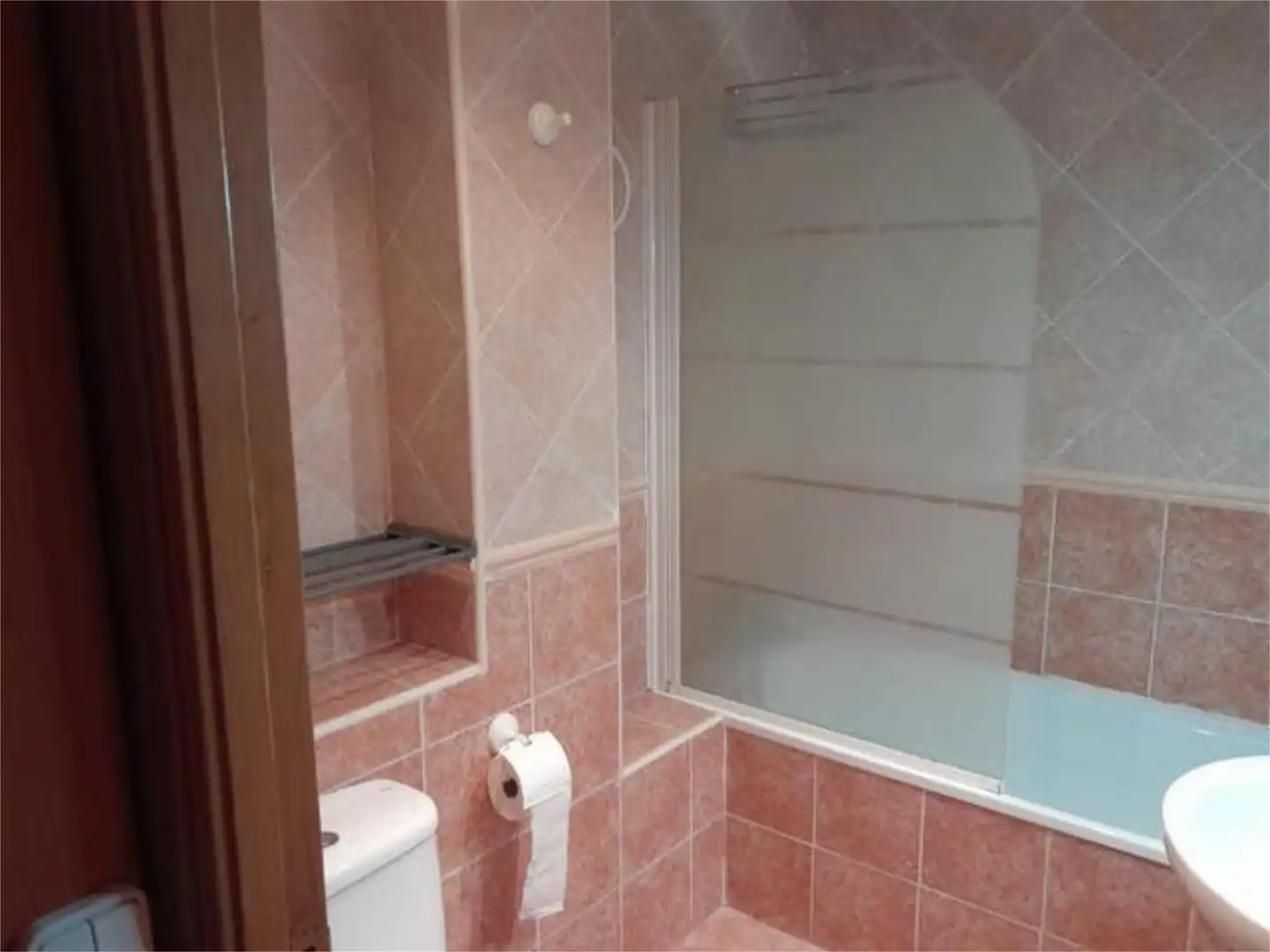 Bathroom of Flat for rent in Ávila