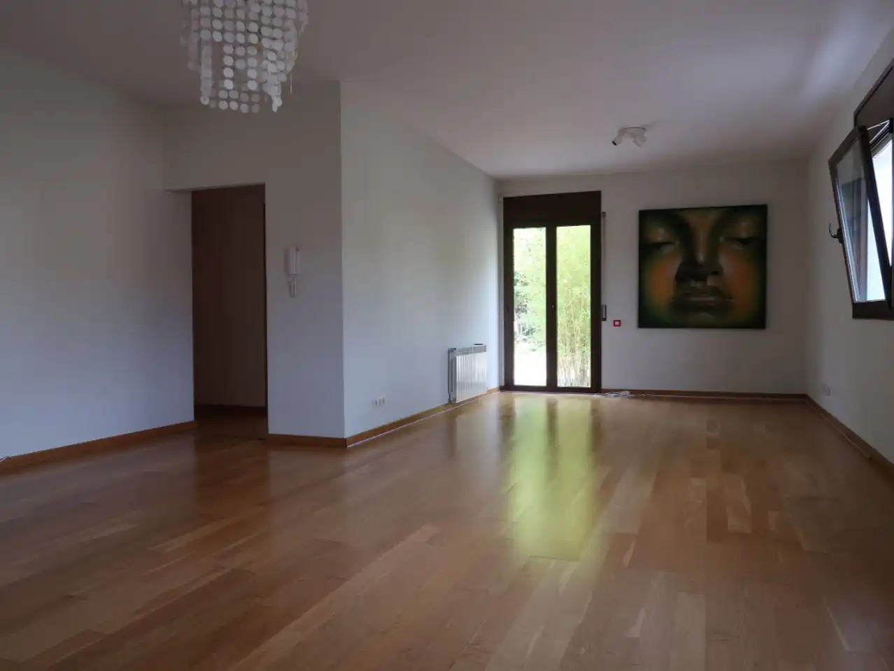 Sala d'estar de Pis de lloguer en Vallirana amb Calefacció, Jardí privat i Parquet