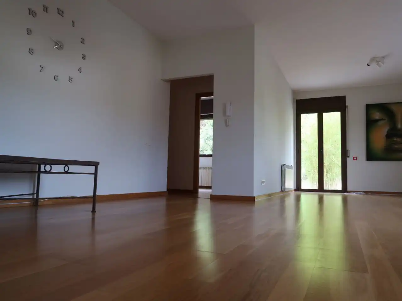 Sala d'estar de Pis de lloguer en Vallirana amb Calefacció, Jardí privat i Parquet