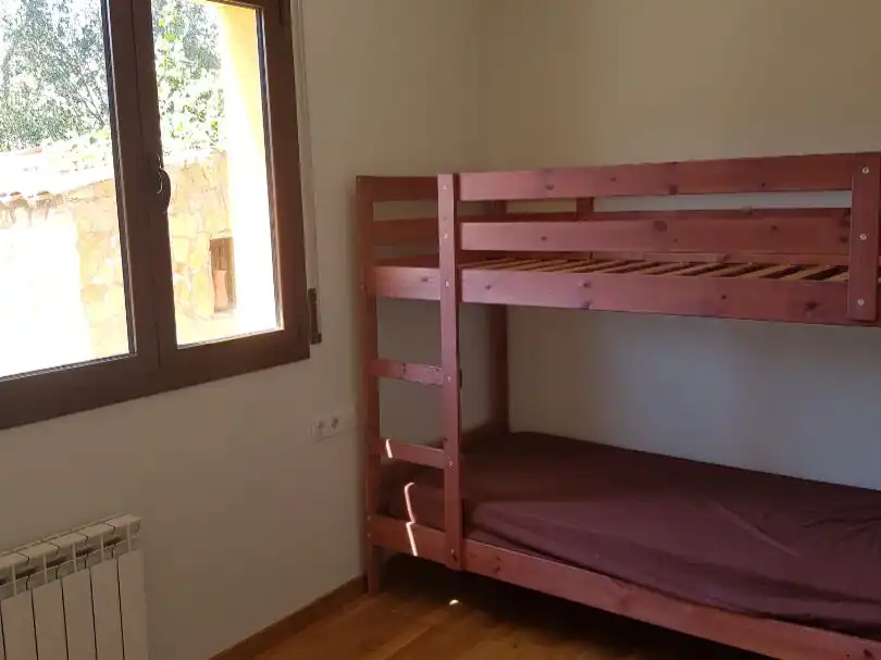 Dormitori de Pis de lloguer en Vallirana amb Calefacció, Jardí privat i Parquet
