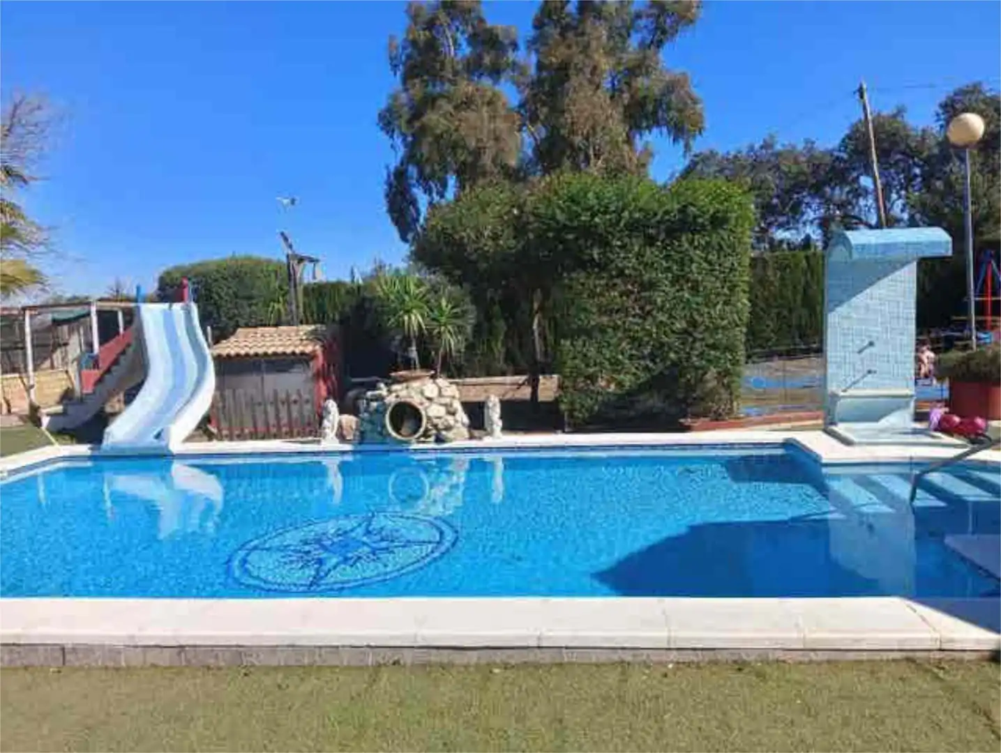 Detached homes for sale in La Puebla de Cazalla Swimming pool of Detached homes for sale in La Puebla de Cazalla