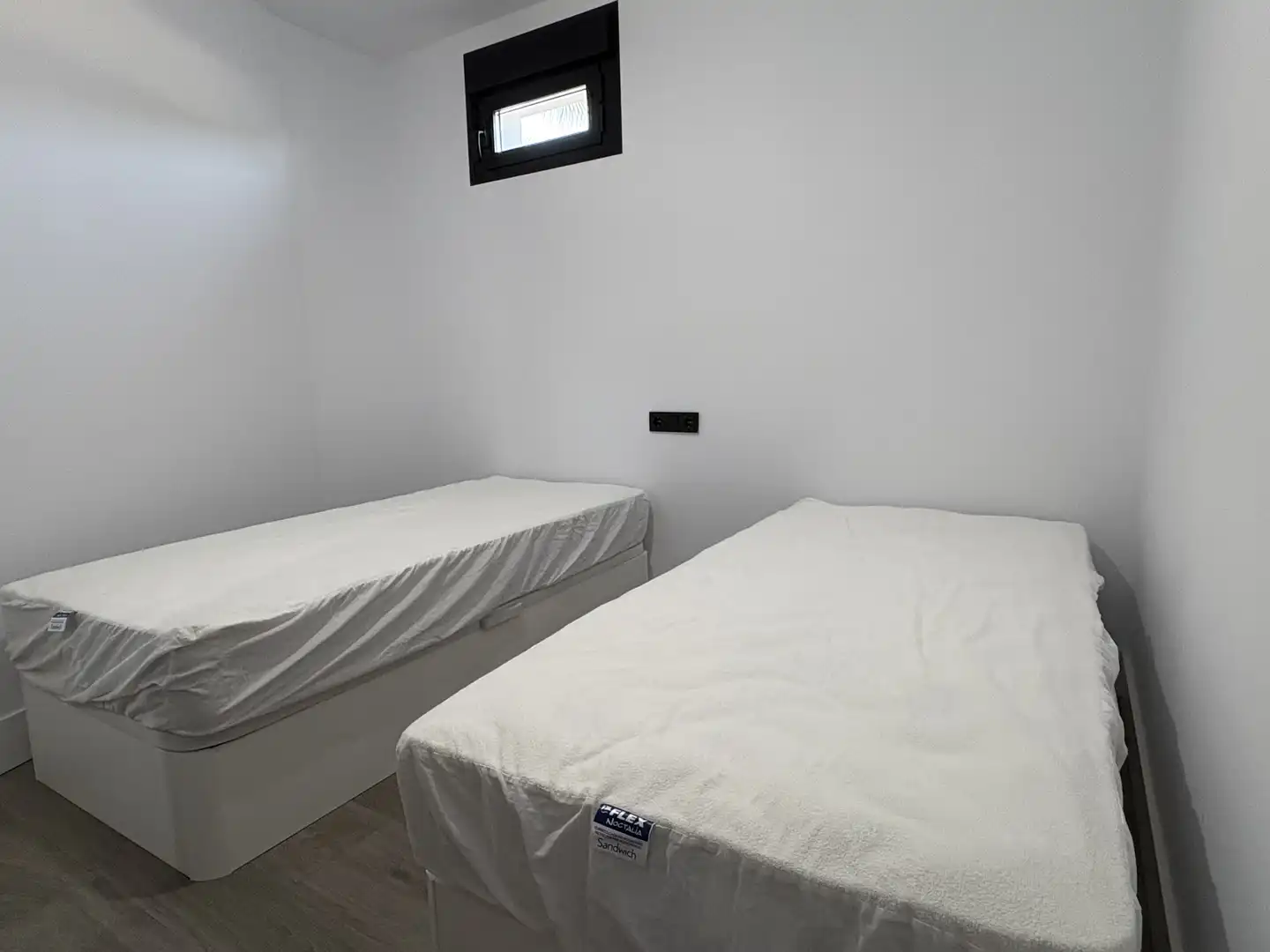 Einfamilien-Reihenhaus zur Miete in Calle Profesor Juan Carandell y Pericay, 8, El Brillante -El Naranjo - El Tablero Schlafzimmer von Einfamilien-Reihenhaus zur Miete in Córdoba mit Klimaanlage, Heizung und Abstellraum