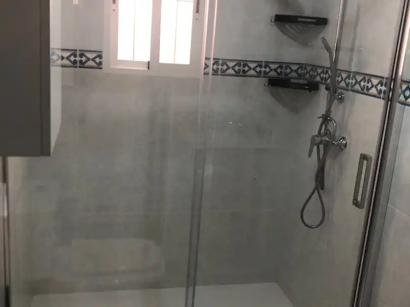 Detached homes for rent in Calle la Rábida, 8, La Paz - Las Américas Bathroom of Detached homes for rent in Linares with Air Conditioner, Terrace and Furnished