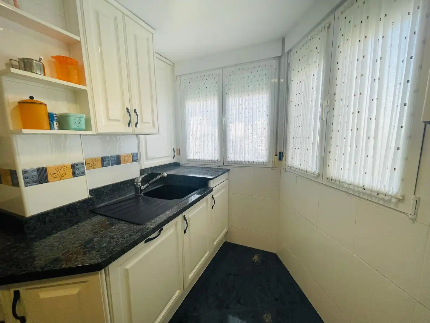 Wohnung zum Verkauf in Carrer D'astúries, 6, Playa de Gandia Küche von Wohnung zum Verkauf in Gandia mit Klimaanlage, Terrasse und Schwimmbad