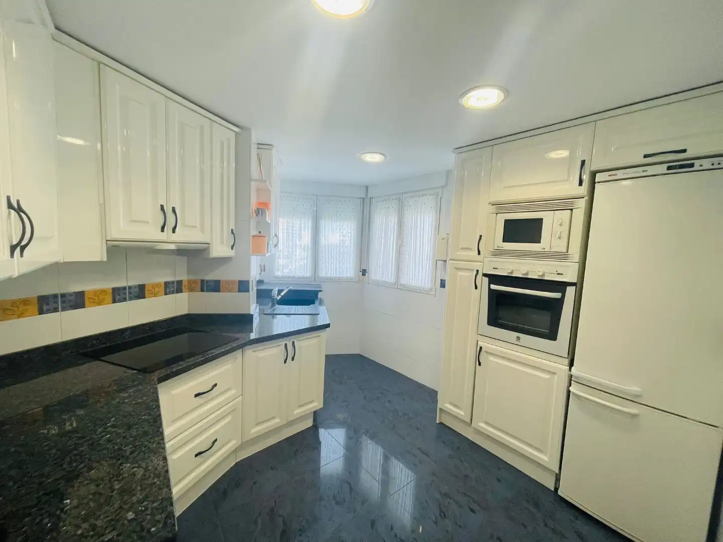 Wohnung zum Verkauf in Carrer D'astúries, 6, Playa de Gandia Küche von Wohnung zum Verkauf in Gandia mit Klimaanlage, Terrasse und Schwimmbad