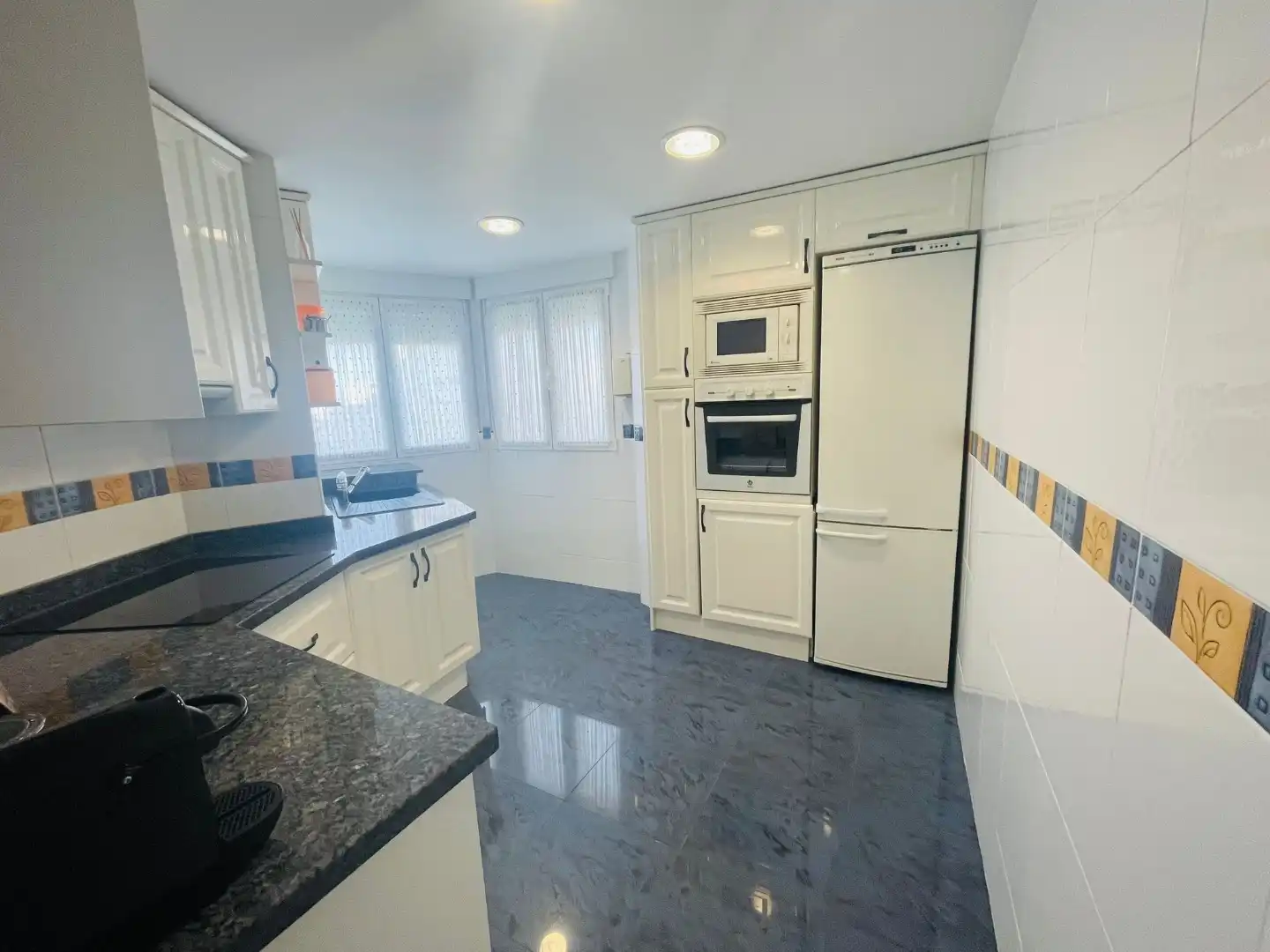 Wohnung zum Verkauf in Carrer D'astúries, 6, Playa de Gandia Küche von Wohnung zum Verkauf in Gandia mit Klimaanlage, Terrasse und Schwimmbad
