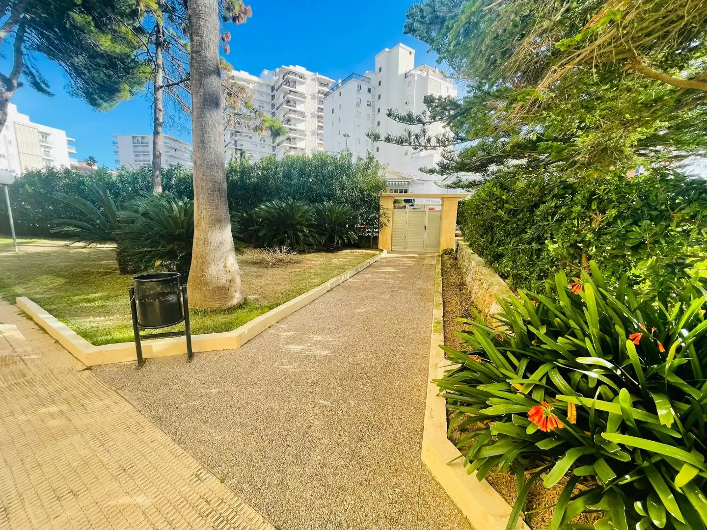 Wohnung zum Verkauf in Carrer D'astúries, 6, Playa de Gandia Außenansicht von Wohnung zum Verkauf in Gandia mit Klimaanlage, Terrasse und Schwimmbad