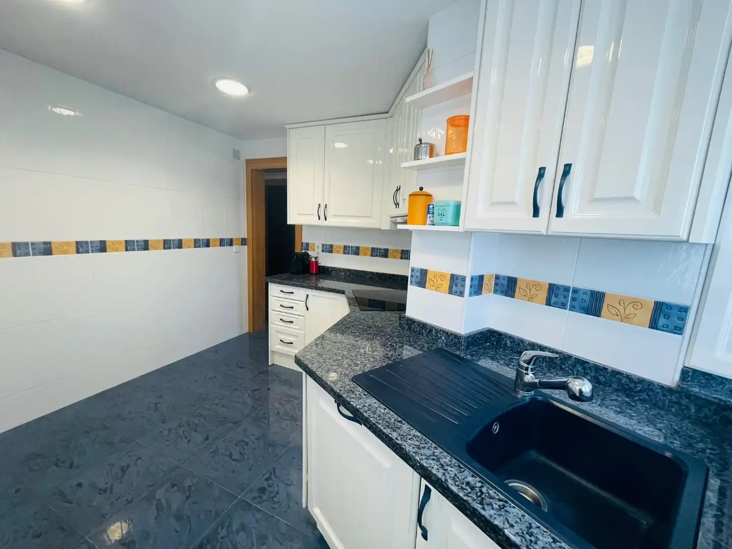 Wohnung zum Verkauf in Carrer D'astúries, 6, Playa de Gandia Küche von Wohnung zum Verkauf in Gandia mit Klimaanlage, Terrasse und Schwimmbad