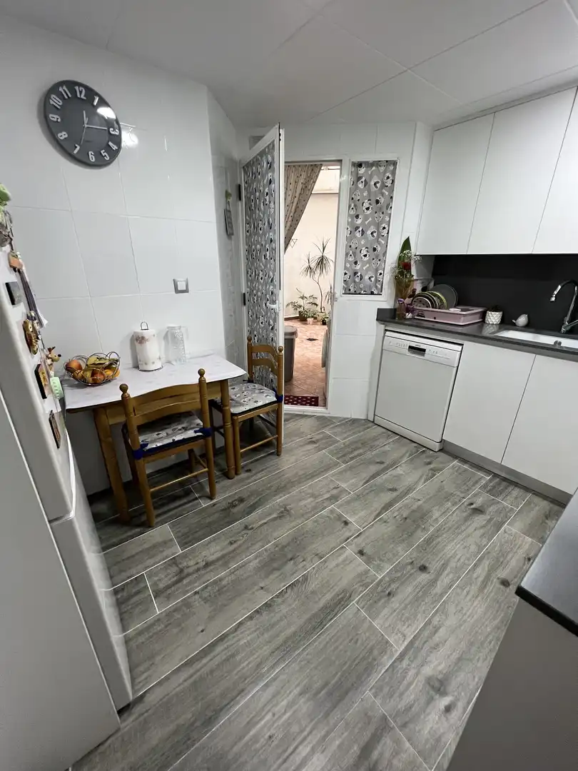 Flat for sale in Calle del Maestro Atanasio Garcia Zapater, Benetússer Kitchen of Flat for sale in Benetússer with Air Conditioner, Terrace and Furnished