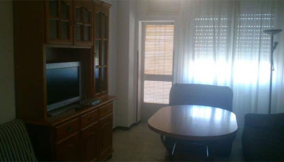 Piso de alquiler en Valdepasillas - La Paz - Huerta Rosales, Badajoz Capital - imagen 1 Foto 1 de Piso de alquiler en Valdepasillas - La Paz - Huerta Rosales, Badajoz Capital