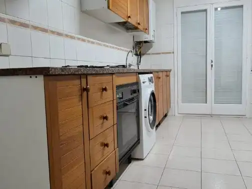 Casa adosada en venta en Carrer Riera d'Osor, 15, Palau Cocina de Casa adosada en venta en Girona con Calefacción, Jardín privado y Terraza