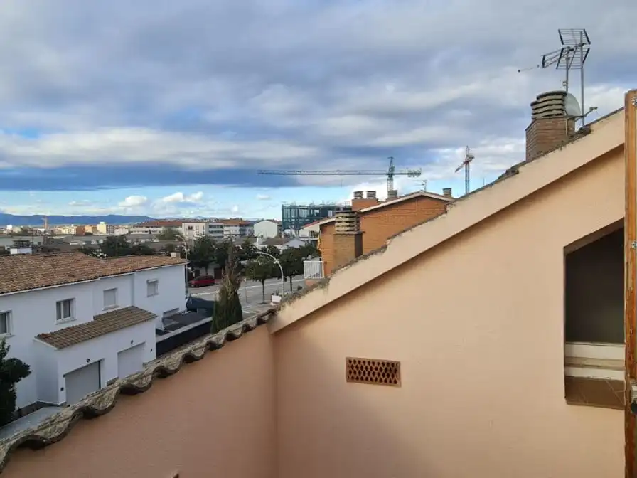Casa adosada en venta en Carrer Riera d'Osor, 15, Palau Terraza de Casa adosada en venta en Girona con Calefacción, Jardín privado y Terraza