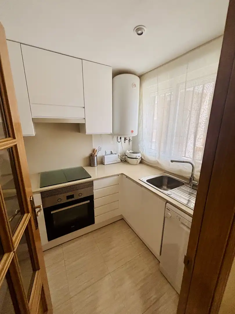 Flat for sale in Carrer de la Pinada, 29, Marina d'Or Kitchen of Flat for sale in Oropesa del Mar / Orpesa with Air Conditioner, Terrace and Swimming Pool