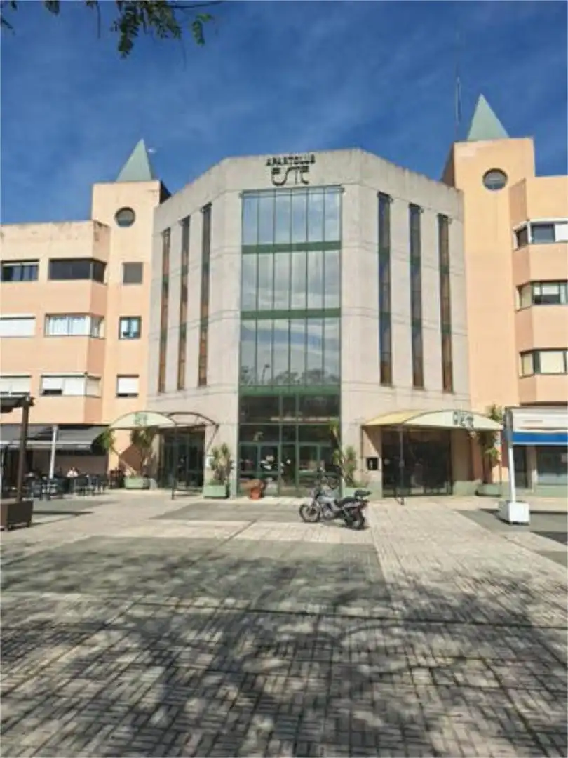 Study for rent in Parque Alcosa Study for rent in Parque Alcosa