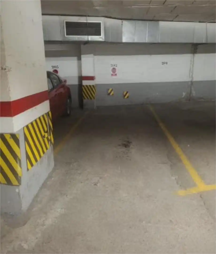 Study for rent in Parque Alcosa Study for rent in Parque Alcosa
