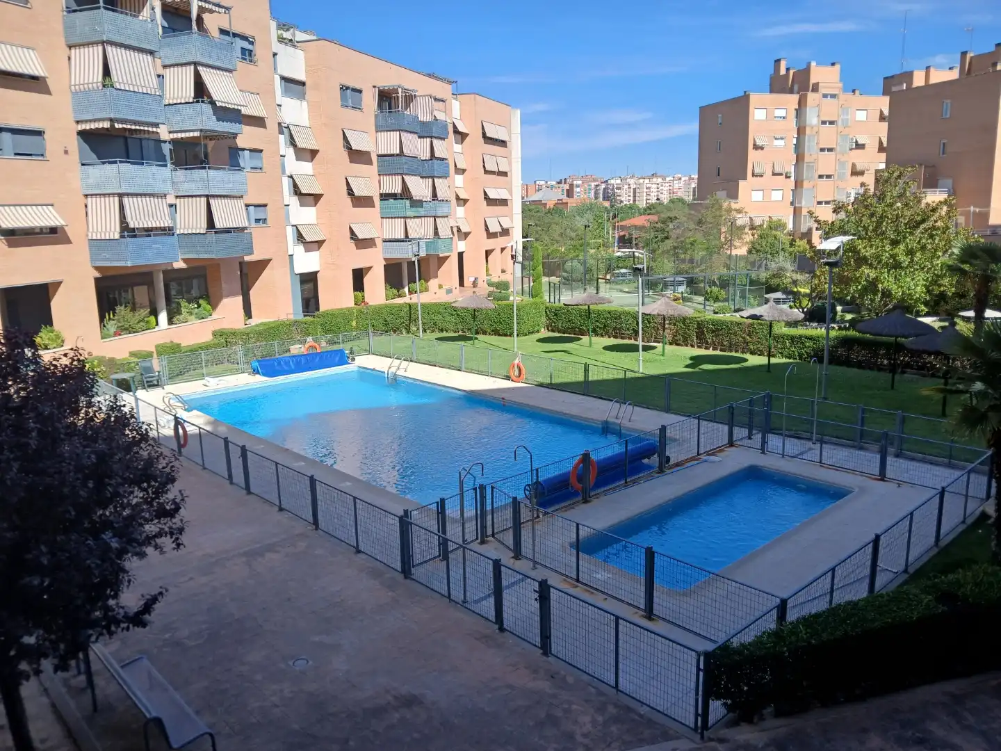 Piscina de Pis en venda en Alcorcón amb Aire condicionat, Parquet i Terrassa