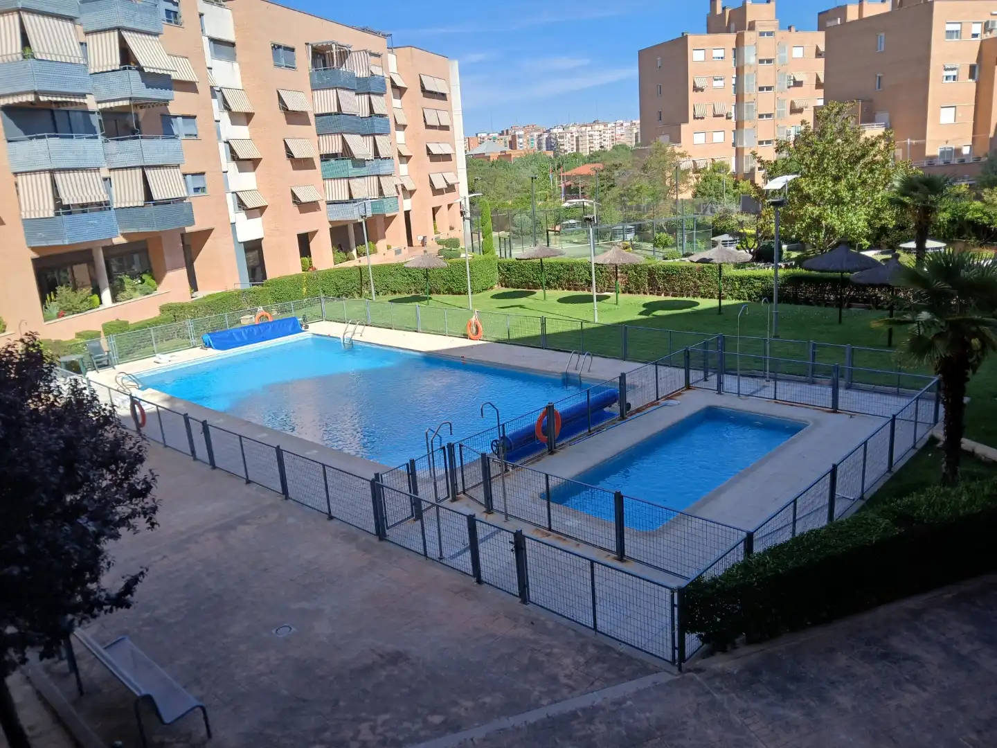 Piscina de Pis en venda en Alcorcón amb Aire condicionat, Parquet i Terrassa