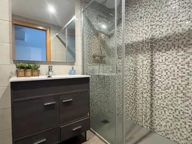 Piso en venta en Carrer de L'abat Oliba, 33, Blanes Baño de Piso en venta en Blanes con Aire acondicionado, Terraza y Balcón